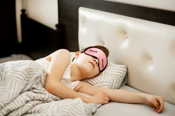 Découvrez le confort ultime du masque de nuit en soie